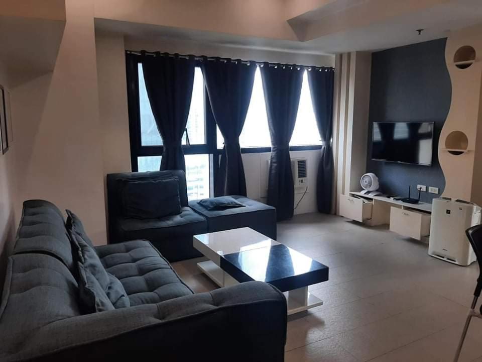 Spacious 2 Bedroom Unit With Pool Manila Luaran gambar