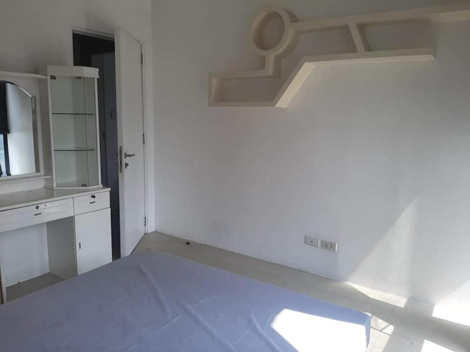 Spacious 2 Bedroom Unit With Pool Manila Luaran gambar